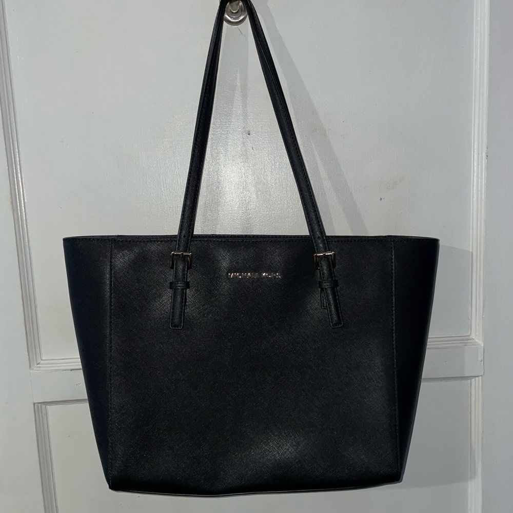 Michael Kors jet set tote